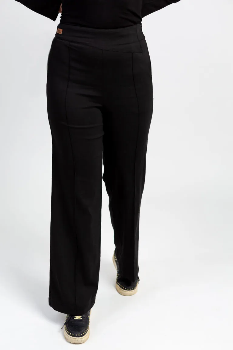 Black Loose Fit Jeans for Veiled Women