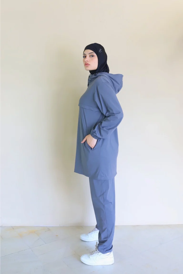 Survêtement Femme Voilée Gris de coté