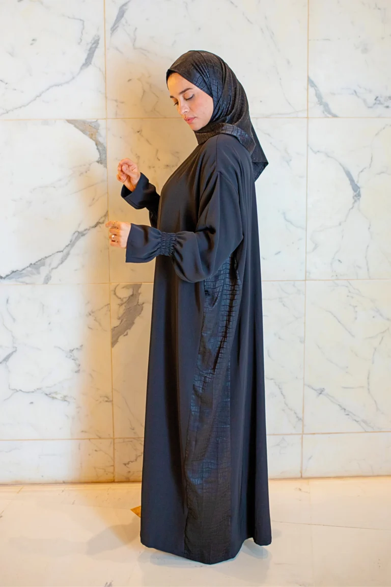 Tenue de prière noir de coté