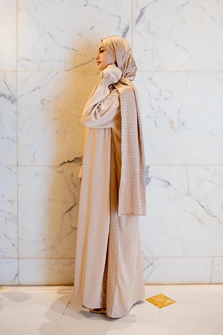 Tenue de Prière Beige de côté