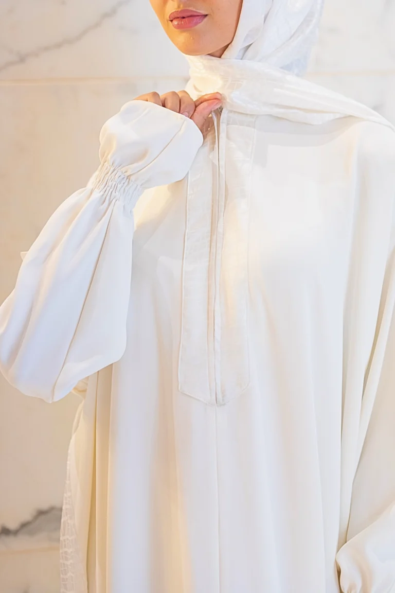 Tenue de Prière Blanche details