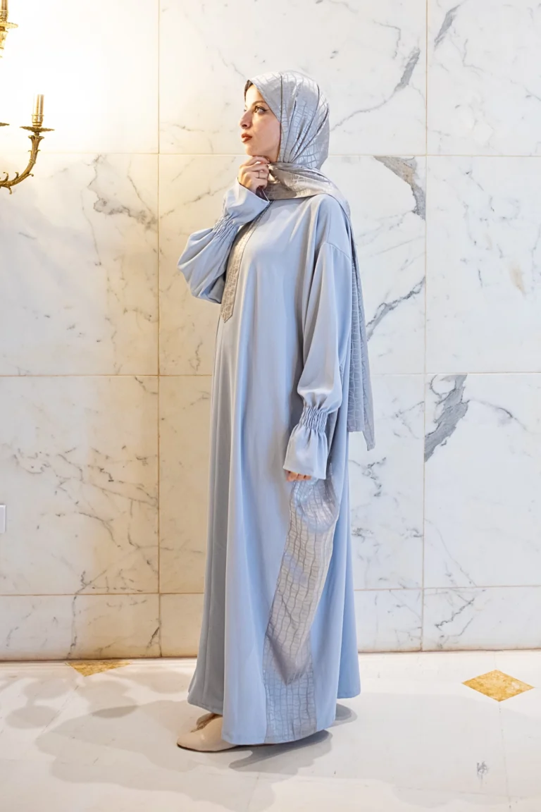 Tenue de priere de coté