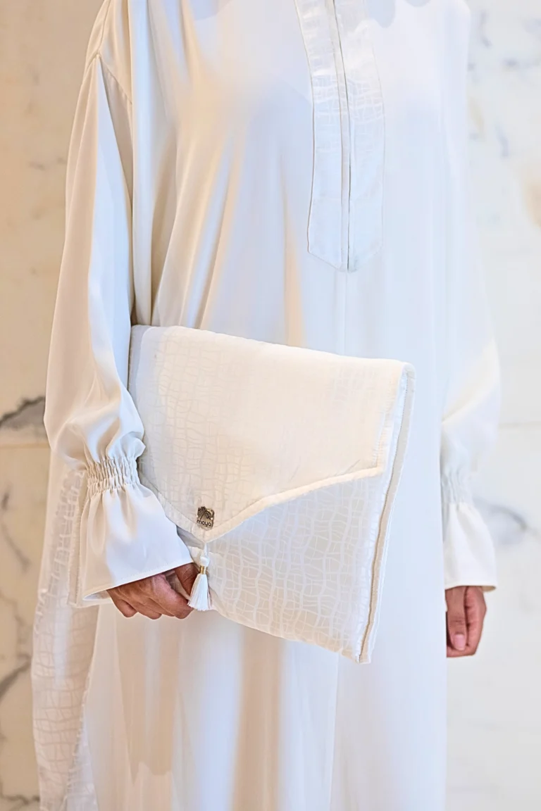 pochette Tenue de prière blanche
