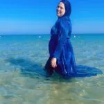 Burkini Moderne Aquarelle Bleu : Maillot de Bain 4 Pièces avec Tunique Légère photo review