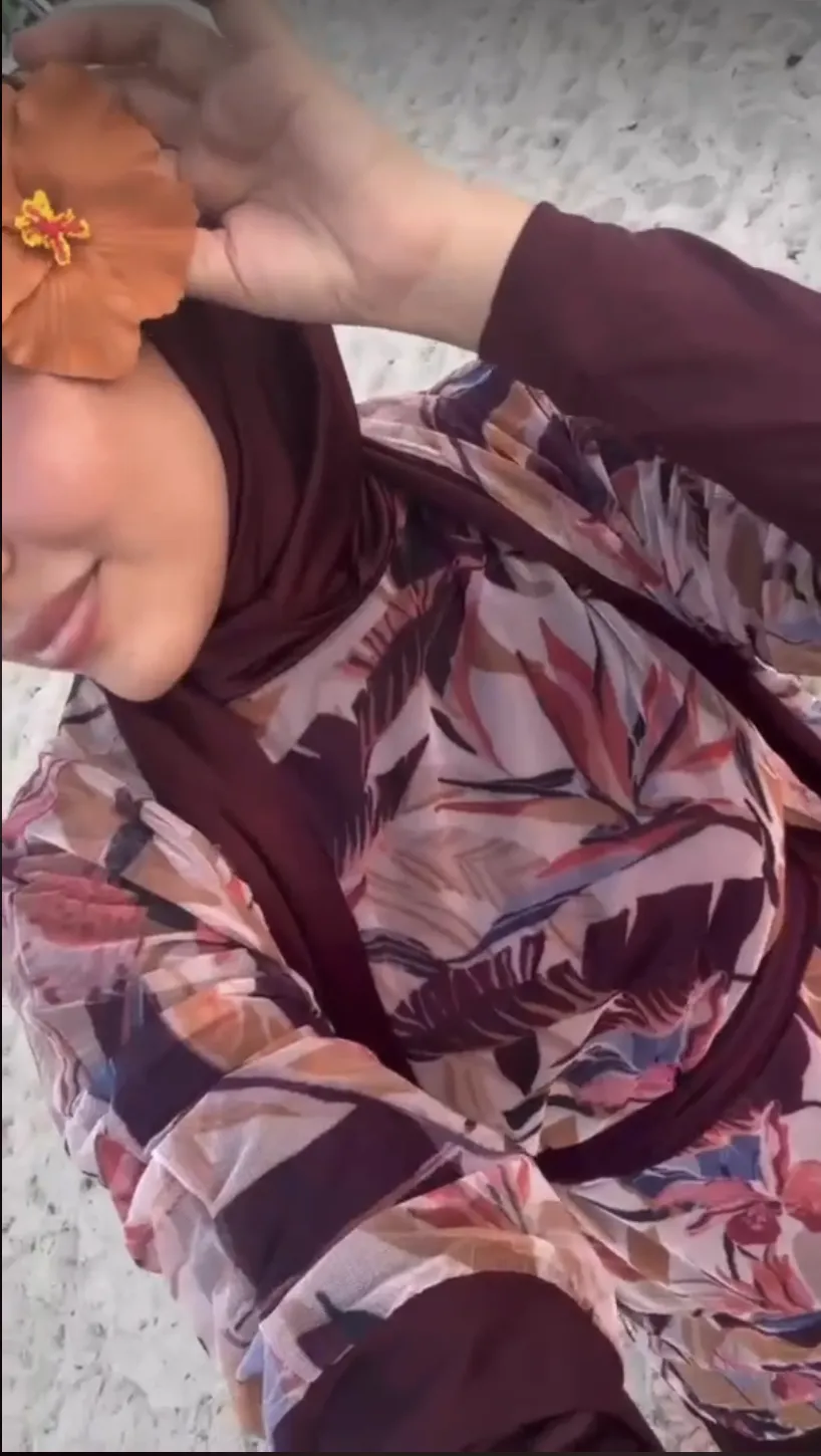 Click to view full screen Burkini Chic 4 Pièces avec Tunique Longue – Moana Bordeaux photo review
